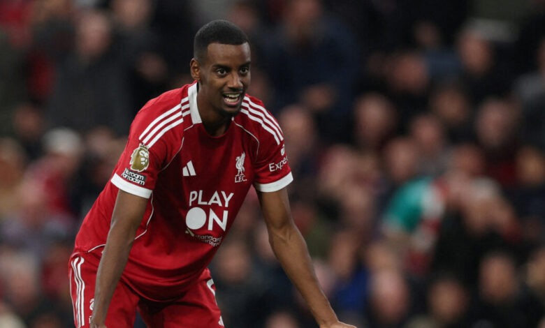 Ο-Αλεξάντερ-Ίσακ-αγόρασε-σκύλο-35.000-ευρώ-μετά-από-απειλές-για-τη-ζωή-του