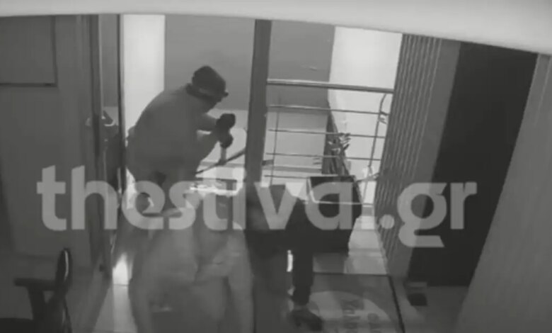 Θεσσαλονίκη:-Καρέ-καρέ-η-δράση-των-4-Ρομά-που-έκλεβαν-χρηματοκιβώτια-και-«έτρωγαν»-τα-χρήματα-στο-καζίνο