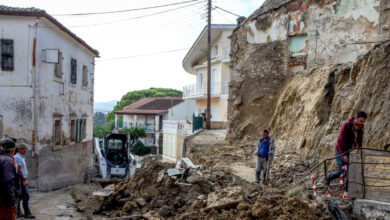 Κακοκαιρία:-Μετρούν-τις-πληγές-τους-σε-Ήπειρο-και-Κέρκυρα-–-Η-επόμενη-ημέρα-των-πληγέντων-μέσα-από-φωτογραφίες