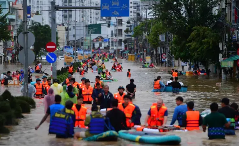 Στους-90-ανέρχονται-οι-νεκροί-από-τις-πλημμύρες-στο-Βιετνάμ