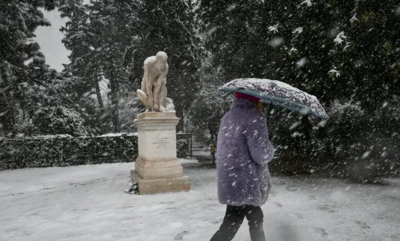 Καιρός:-Βροχές-και-πτώση-της-θερμοκρασίας-τις-επόμενες-ημέρες-–-Έρχεται-3ήμερη-κακοκαιρία-με-καταιγίδες-και-χιόνια