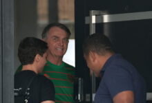 Μπολσονάρο:-«Ήταν-μια-στιγμή-παραφροσύνης»-η-προσπάθεια-να-κάψει-το-ηλεκτρονικό-βραχιολάκι