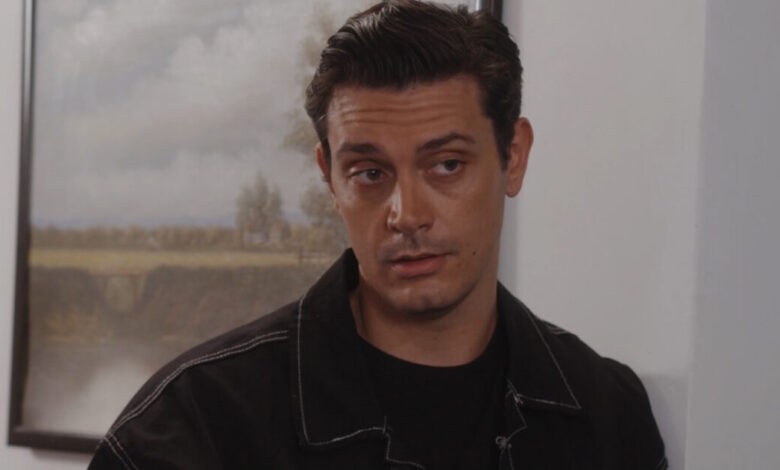 Γη-της-ελιάς-–-επόμενα-επεισόδια:-Ένα-σκοτεινό-μυστικό-από-το-παρελθόν-του-Μανώλη-έρχεται-στην-επιφάνεια