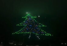 Ιταλία:-Αυτό-είναι-το-μεγαλύτερο-χριστουγεννιάτικο-δέντρο-στον-κόσμο-–-Έχει-ύψος-750-μέτρα-και-πλάτος-450