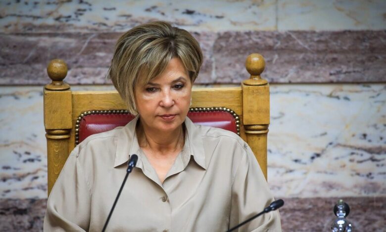 Όλγα-Γεροβασίλη-για-βιβλίο-Τσίπρα:-Ο-Βαρουφάκης-ήταν-ο-λάθος-άνθρωπος-τη-λάθος-στιγμή