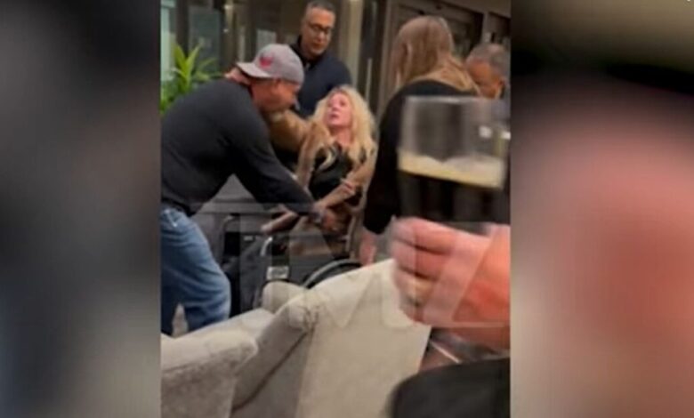 Η-ηθοποιός-του-«american-pie»-Τάρα-Ριντ-καταγγέλλει-ότι-τη-νάρκωσαν-σε-ξενοδοχείο-–-Βίντεο-τη-δείχνει-σχεδόν-αναίσθητη-σε-φορείο