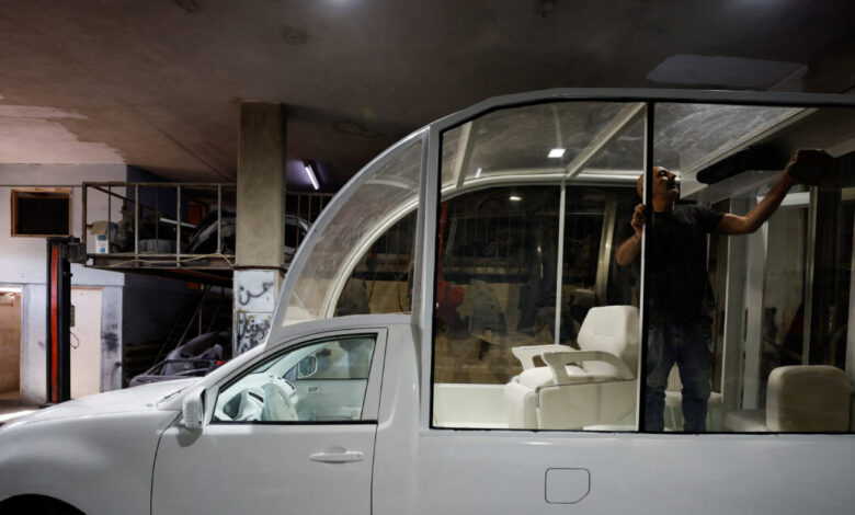 Γάζα:-Το-πρώην-όχημα-του-πάπα-Φραγκίσκου-μετατρέπεται-σε-κινητή-κλινική-για-τη-φροντίδα-παιδιών