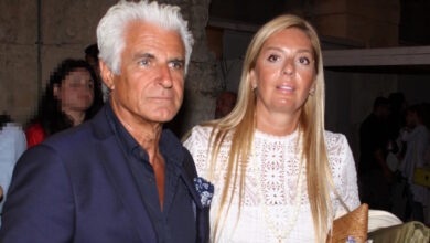 Αντώνης-Λυμπέρης:-«Πάντα-κοντά-μας-αιώνιε-σύντροφε-μου»,-έγραψε-η-γυναίκα-του-έναν-χρόνο-μετά-τον-θάνατό-του