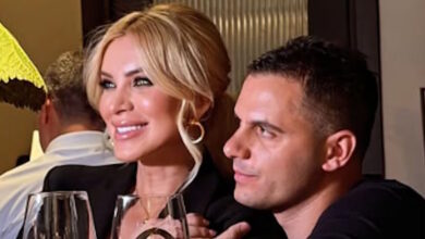 Κατερίνα-Καινούργιου:-Η-τρυφερή-πόζα-με-τον-Παναγιώτη-Κουτσουμπή-και-το-τραπέζι-που-της-ετοίμασε-για-τη-γιορτή-της