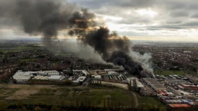 Φωτιά-σε-μεγάλη-αποθήκη-του-δυτικού-Λονδίνου