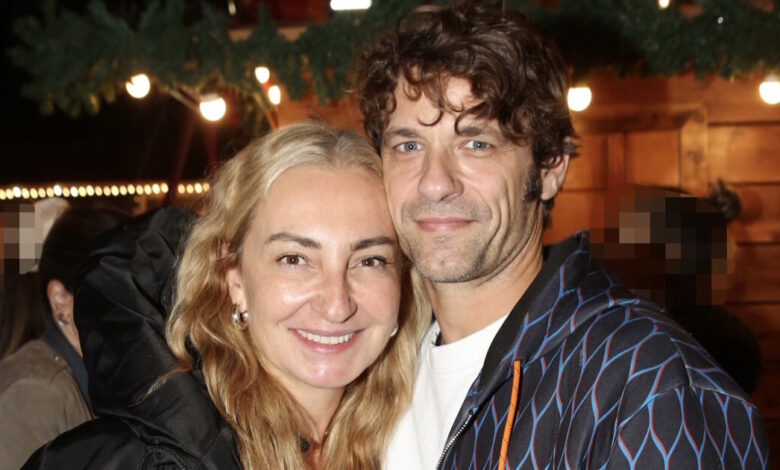 Ο-Αποστόλης-Τότσικας-για-τα-52α-γενέθλια-της-Ρούλας-Ρέβη:-«Είμαι-πολύ-τυχερός-που-σε-έχω-στη-ζωή-μου»