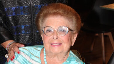 Βέφα-Αλεξιάδου:-Φαρμακοβιομήχανος-ο-νέος-ιδιοκτήτης-της-βίλας-στη-Χαλκιδική-–-Η-πρώτη-επίσκεψη-της-συζύγου-του