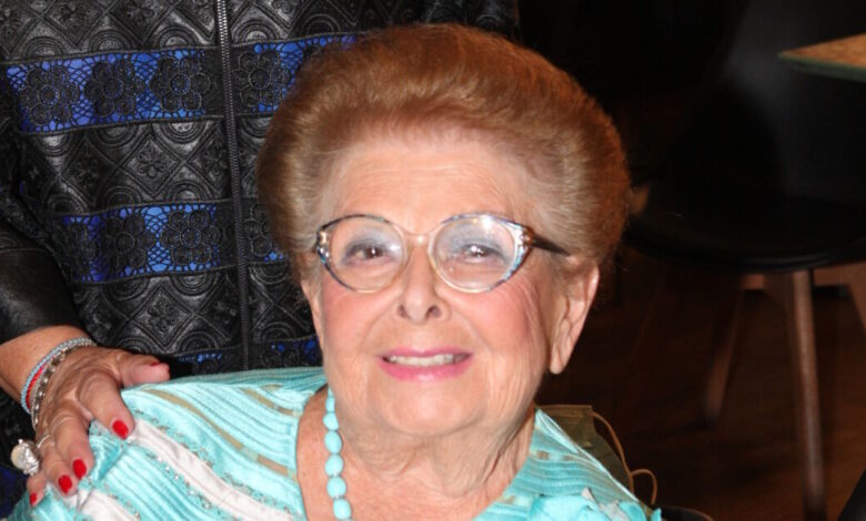 Βέφα-Αλεξιάδου:-Φαρμακοβιομήχανος-ο-νέος-ιδιοκτήτης-της-βίλας-στη-Χαλκιδική-–-Η-πρώτη-επίσκεψη-της-συζύγου-του