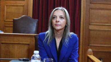 Η-Καλλιόπη-Σεμερτζίδου-στον-ΟΠΕΚΕΠΕ:-«Δεν-έχω-ferrari-και-porsche,-μόνο-ένα-μηχανάκι»-–-Χάος-με-τη-Ζωή-Κωνσταντοπούλου