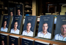 le-monde-για-την-«Ιθάκη»-του-Αλέξη-Τσίπρα:-o-«ταραχοποιός»-της-Αριστεράς-μιλά-για-το-τραυματικό-επεισόδιο-του-2015-και-ετοιμάζει-την-επιστροφή-του