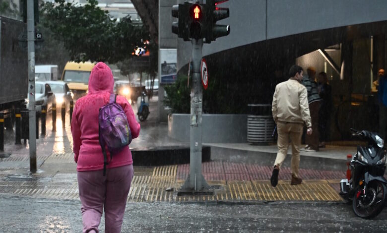 Καιρός-σήμερα:-Η-adel-φέρνει-ισχυρές-καταιγίδες-και-βουτιά-της-θερμοκρασίας