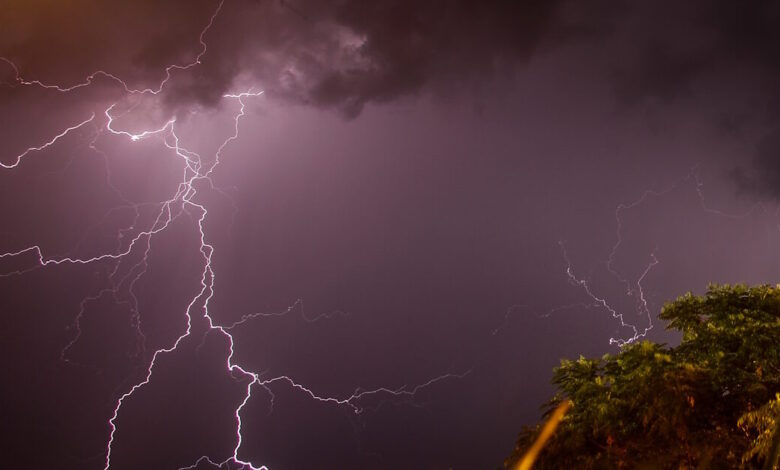 Η-κακοκαιρία-adel-«χτυπά»-τη-Δυτική-Ελλάδα:-Ήχησε-το-112-σε-Κέρκυρα-και-Αιτωλοακαρνανία-–-Πλημμύρησαν-δρόμοι,-«φουσκωσαν»-ποτάμια-και-ρέματα