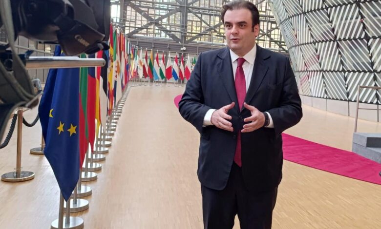 handelsblatt-για-Πιερρακάκη:-«Περιζήτητος-σύμβουλος-για-μεταρρυθμίσεις-–-Χώρα-πρότυπο-η-Ελλάδα-στην-ψηφιοποίηση-του-Δημοσίου»