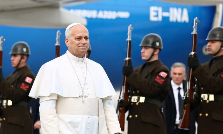 Στην-Τουρκία-ο-πάπας-Λέων:-Η-άφιξη-και-οι-συναντήσεις-με-τον-πατριάρχη-Βαρθολομαίο-και-τον-Ρετζέπ-Ταγίπ-Ερντογάν