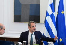 Μητσοτάκης-στο-υπουργικό:-Σημαντική-τομή-η-ενίσχυση-των-συλλογικών-συμβάσεων-–-Αύριο-επιστρέφεται-ένα-ενοίκιο-σε-1-εκατομμύριο-πολίτες