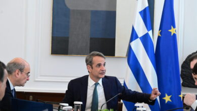 Μητσοτάκης-στο-υπουργικό:-Σημαντική-τομή-η-ενίσχυση-των-συλλογικών-συμβάσεων-–-Αύριο-επιστρέφεται-ένα-ενοίκιο-σε-1-εκατομμύριο-πολίτες