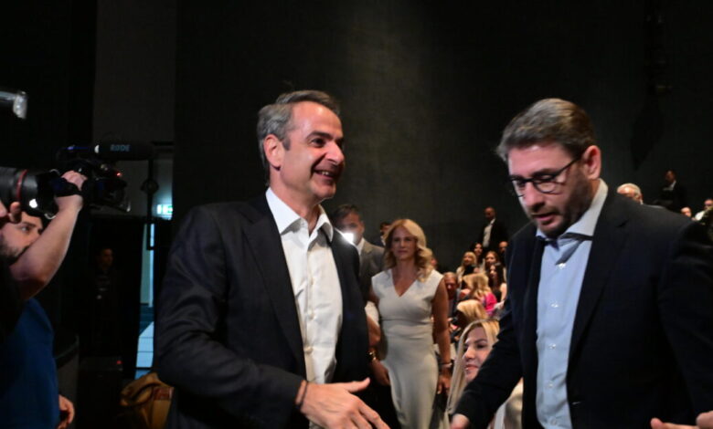 Μαρινάκης:-Ο-κ.-Ανδρουλάκης-είπε-ψέματα-σε-πανελλήνια-μετάδοση-ότι-ο-Ξυλούρης-είναι-κουμπάρος-του-Μητσοτάκη