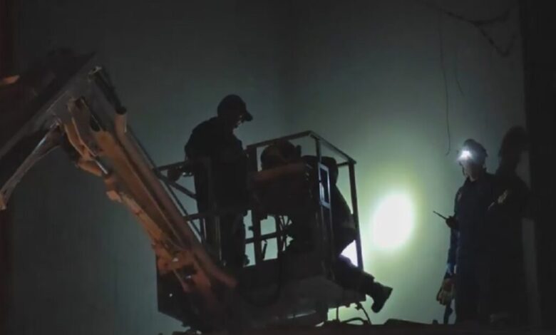 Κεραμεικός:-Άνδρας-έπεσε-στο-κενό-από-τον-τέταρτο-όροφο-πολυκατοικίας-–-Η-επιχείρηση-Πυροσβεστικής-και-ΕΚΑΒ