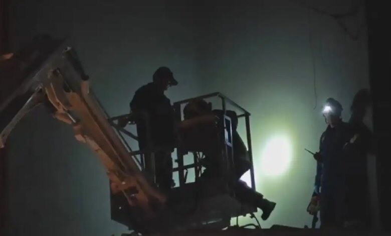 Κεραμεικός:-Άνδρας-έπεσε-στο-κενό-από-τον-τέταρτο-όροφο-πολυκατοικίας-–-Η-επιχείρηση-Πυροσβεστικής-και-ΕΚΑΒ