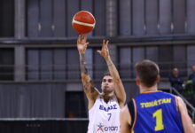Ο-Βασίλης-Τολιόπουλος-πέτυχε-«τρελό»-buzzer-beater-τρίποντο-στο-Ελλάδα-–-Ρουμανία