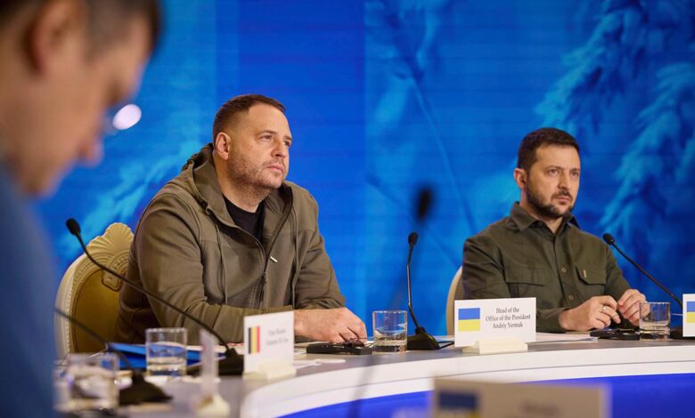 Ουκρανία:-Έφοδος-στο-σπίτι-του-στενότερου-συμβούλου-του-Ζελένσκι,-Αντρίι-Γερμάκ