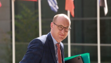 Βίνσεντ-βαν-Πέτεγκεμ:-Ποιος-είναι-ο-Βέλγος-αντίπαλος-του-Πιερρακάκη-για-την-προεδρία-του eurogroup