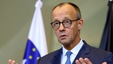 Έξαλλος-ο-Μερτς-με-Όρμπαν:-Πάει-στη-Μόσχα-χωρίς-την-άδεια-της-ΕΕ