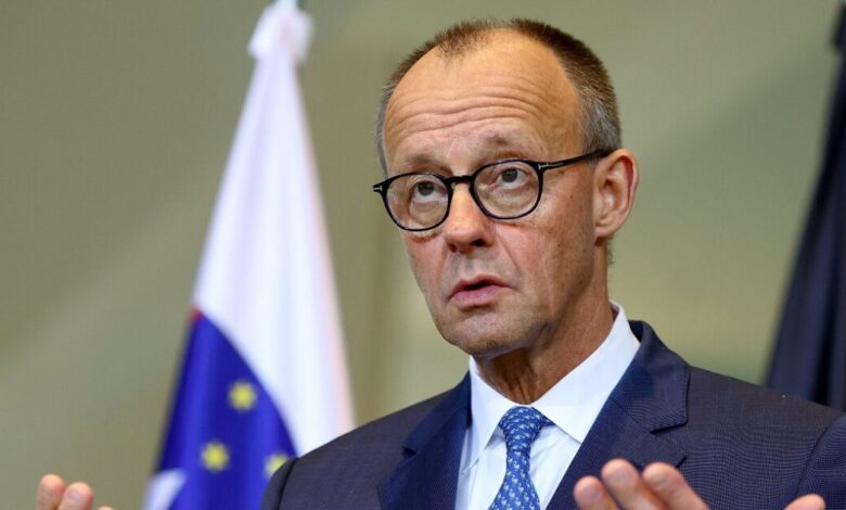 Έξαλλος-ο-Μερτς-με-Όρμπαν:-Πάει-στη-Μόσχα-χωρίς-την-άδεια-της-ΕΕ