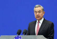 Ο-ΥΠΕΞ-της-Κίνας-στη-Ρωσία-καθώς-κλιμακώνονται-οι-συζητήσεις-για-την-Ουκρανία