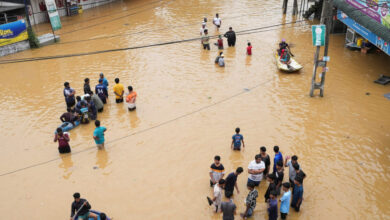 Φονικές-πλημμύρες-στη-νοτιοανατολική-Ασία:-Αγγίζουν-τους-350-οι-νεκροί,-ολόκληρες-περιοχές-κάτω-από-τα-νερά