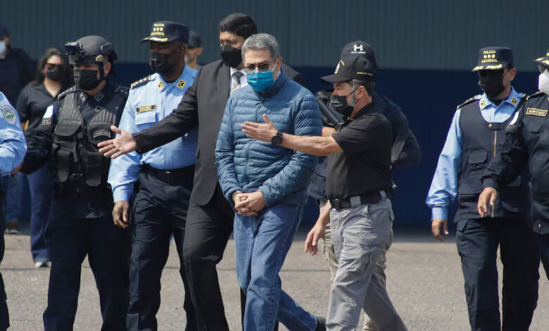 Τραμπ:-Σκληρός-με-τα-ναρκωτικά-της-Βενεζουέλας,-επιεικής-με-την-Ονδούρα