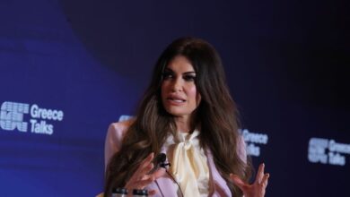 kίμπερλι-Γκιλφόιλ:-Το-δείπνο-με-τους-Αμερικανούς-Πεζοναύτες-στην-Αθήνα-για-την-Ημέρα-των-Ευχαριστιών-–-«Ο-Θεός-να-ευλογεί-όσους-υπηρετούν»