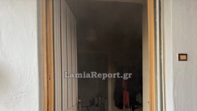 Φωτιά-στη-Λαμία:-Απεγκλώβισαν-ηλικιωμένη-μέσα-από-το-σπίτι-της