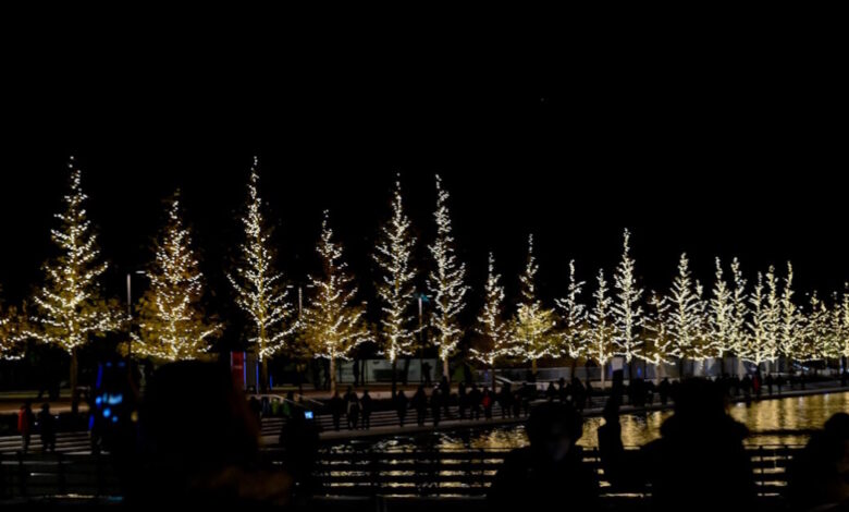 Το-Ίδρυμα-Σταύρος-Νιάρχος-«φόρεσε»-τα-χριστουγεννιάτικά-του:-Φωταγώγηση-δέντρου,-μουσική-και-εκδηλώσεις-για-την-εορταστική-περίοδο