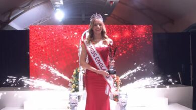 Η-grace-richardson-είναι-η-πρώτη-ανοιχτά-ομοφυλόφιλη-Μις-Αγγλία:-Από-τον-σχολικό-εκφοβισμό-στο-όνειρο-που-έγινε-πραγματικότητα