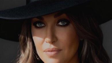 Καίτη-Γαρμπή:-Γίνεται-«femme-fatale»-σε-ένα-video-με-φλερτ-και-ανατροπές