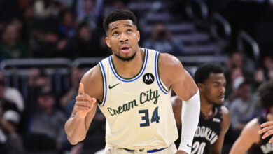 Ο-Γιάννης-Αντετοκούνμπο-διέλυσε-τους-Νετς-σε-19-λεπτά-και-έγραψε-ιστορία-με-21.000-πόντους-στο-nba