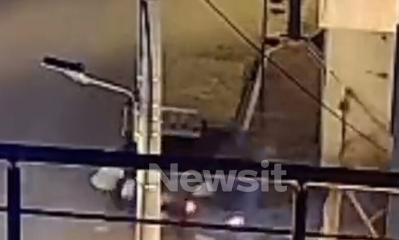 Λούτσα:-Βίντεο-ντοκουμέντο-από-το-αυτοκίνητο-που-πέφτει-πάνω-στους-πεζούς-–-Σκότωσε-τον-24χρονο-μπροστά-στα-μάτια-της-μητέρας-του-και-της-συντρόφου-του