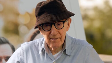 Ο-Γούντι-Άλεν-έγινε-90-ετών:-Από-τα-αστεία-που-πουλούσε-σε-εφημερίδες-στην-σπουδαία-καριέρα-στον-κινηματογράφο