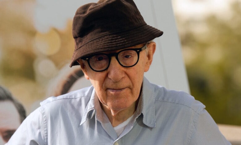 Ο-Γούντι-Άλεν-έγινε-90-ετών:-Από-τα-αστεία-που-πουλούσε-σε-εφημερίδες-στην-σπουδαία-καριέρα-στον-κινηματογράφο