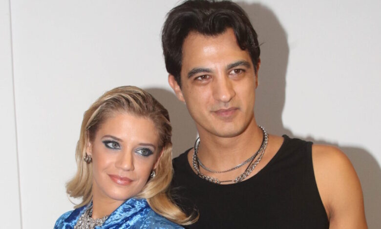 Δήμος-Αναστασιάδης:-«Ήμουν-στον-τοκετό-της-Τζένης-Θεωνά,-εκείνη-τη-στιγμή-βλέπεις-λίγο-τη-γυναίκα-σαν-ηρωίδα»