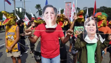Χιλιάδες-διαδηλωτές-στις-Φιλιππίνες-ζητούν-την-παραίτηση-του-Μάρκος-για-σκάνδαλο-απάτης