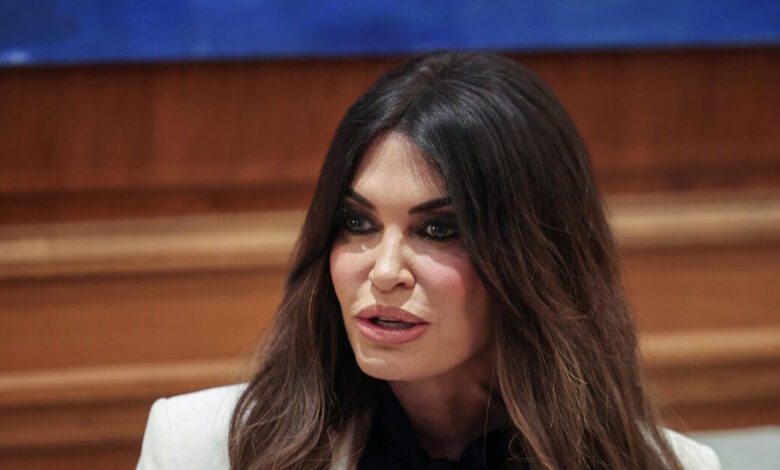 Κίμπερλι-Γκιλφόιλ:-Η-Ελλάδα-αναδεικνύεται-σε-δυναμικό-κέντρο-για-την-ενέργεια,-την-τεχνολογία-και-την-καινοτομία-–-Η-νέα-ανάρτηση-της-Αμερικανίδας-πρέσβη