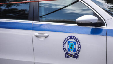 Κολωνός:-Συνελήφθη-27χρονος-που-παρέσυρε-και-τραυμάτισε-με-το-όχημά-του-έναν-22χρονο