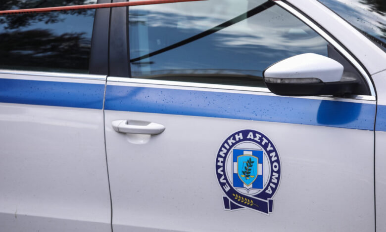 Κολωνός:-Συνελήφθη-27χρονος-που-παρέσυρε-και-τραυμάτισε-με-το-όχημά-του-έναν-22χρονο